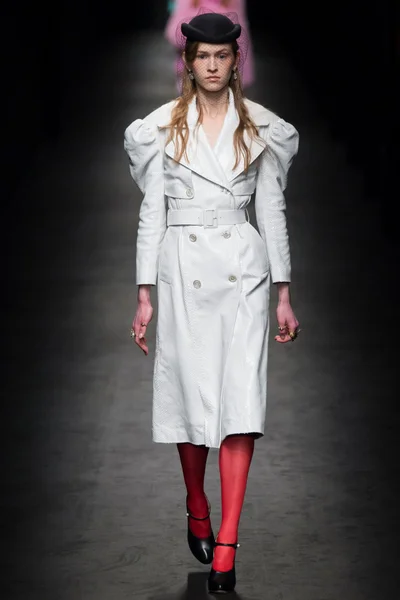Look 1